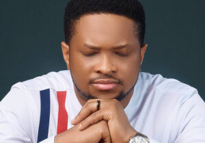 Lawrence Oyor – 7 Eyes 7 Wings 7 Scrolls
